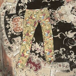 Jeans with flowers on it